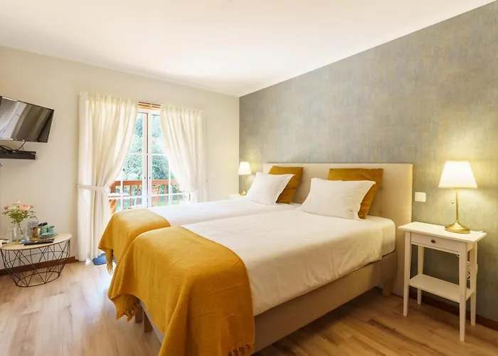 לינה וארוחת בוקר Quinta Do Farfalho *